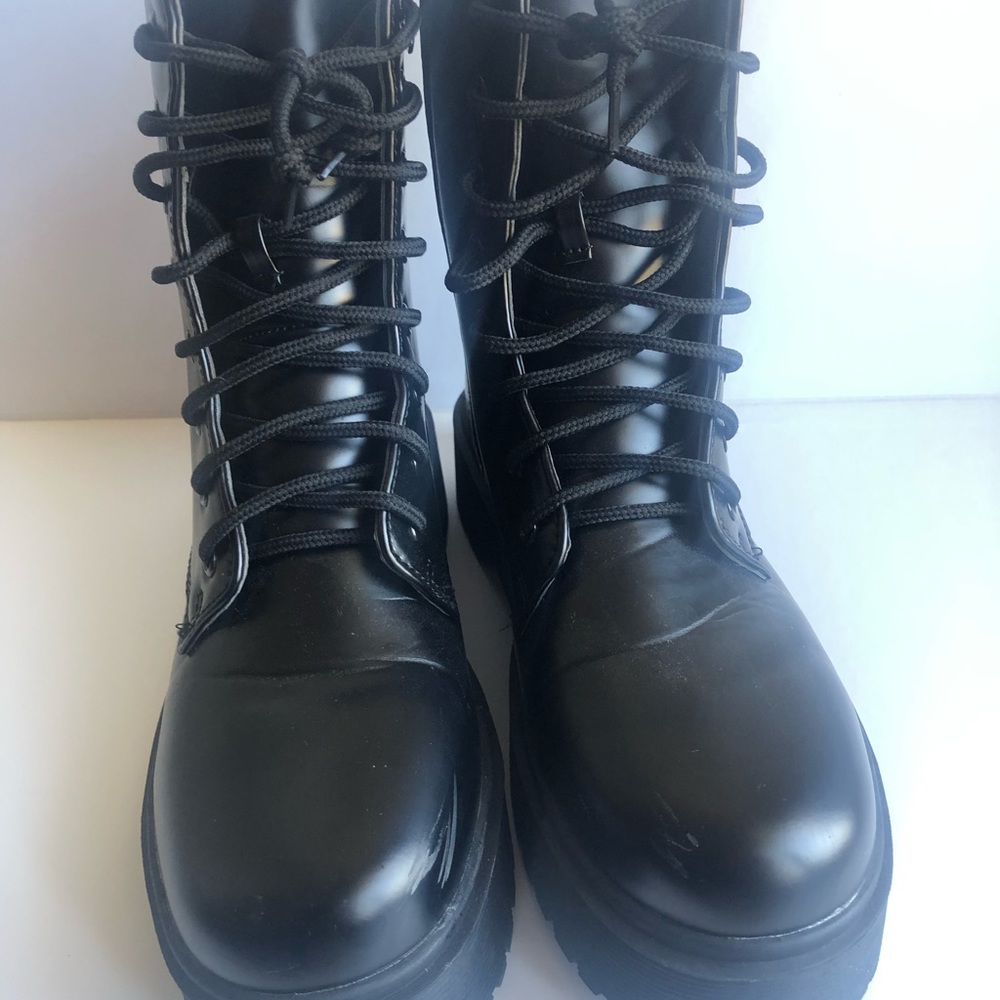 Women’s Black Lace Up Platform Combat Boots Size 8M
